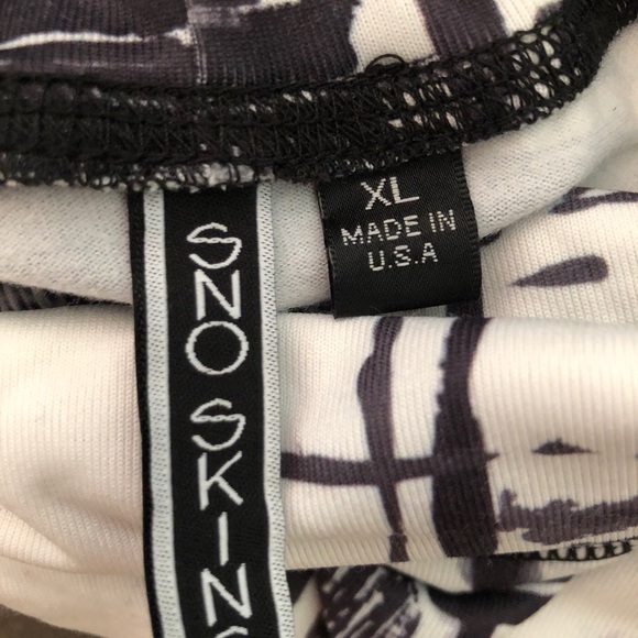 NWOT Sno Skin turtleneck 20 inches wide pit to pit - Picture 2 of 2